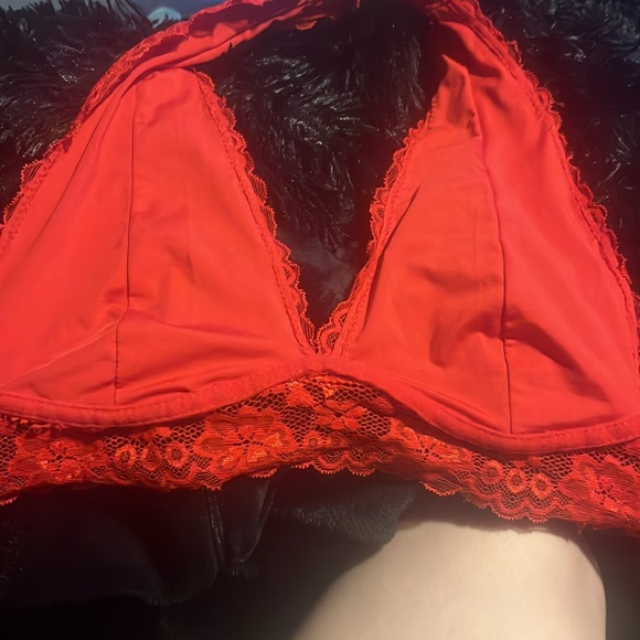 Its very comfy but its doesnt have alot of support - Picture 2 of 3